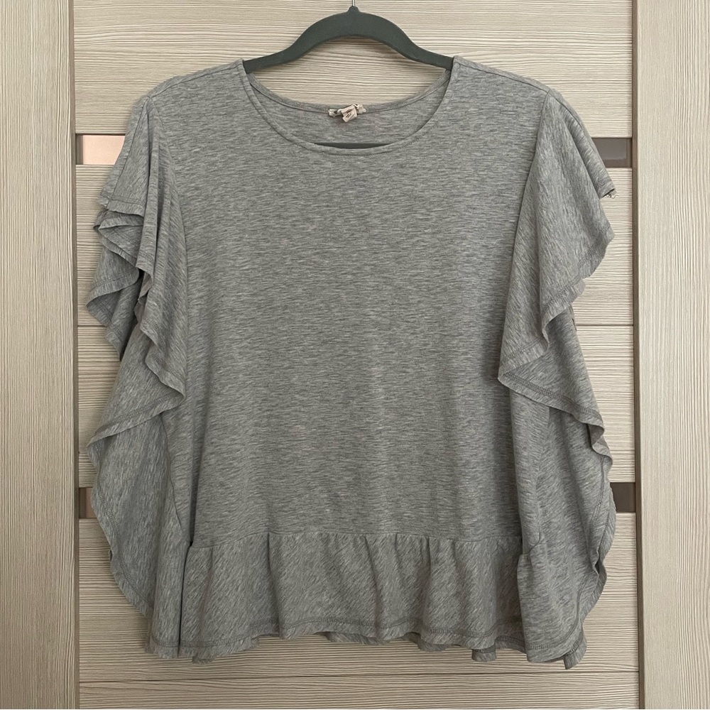 Grey flowy cap sleeved top from mo:vint New York